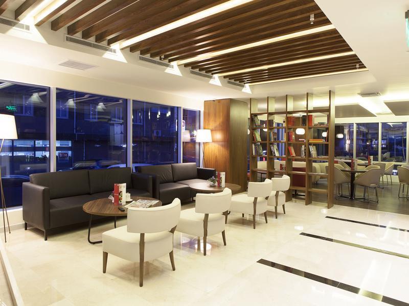 Hotel Ramada Encore Kartal 4*